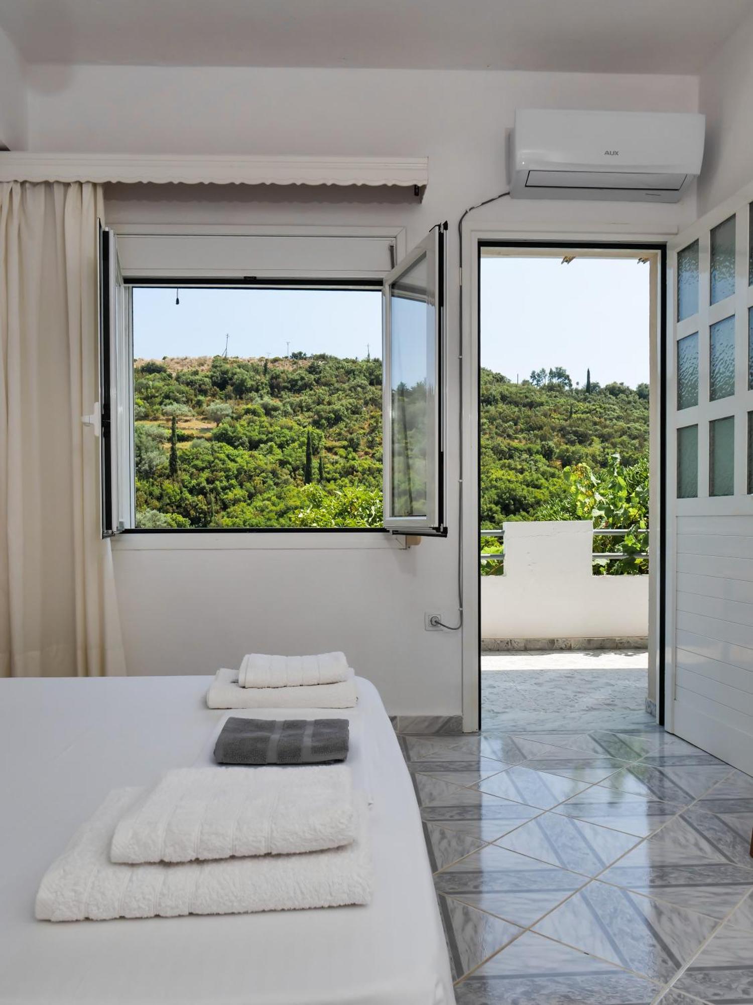 Guest house Bodini's Himare